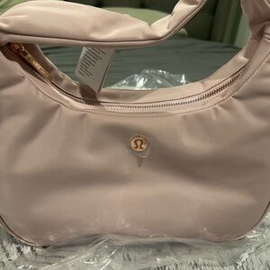 lululemon city essential shoulder bag mink berry